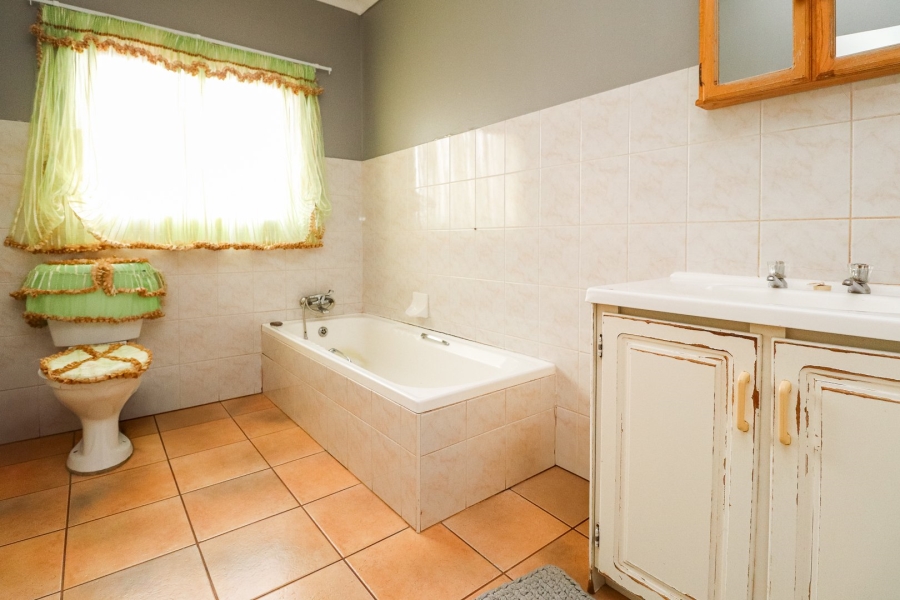 3 Bedroom Property for Sale in Flamwood North West